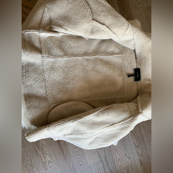 Le Chateau Winter Jacket - Picture 3 of 5